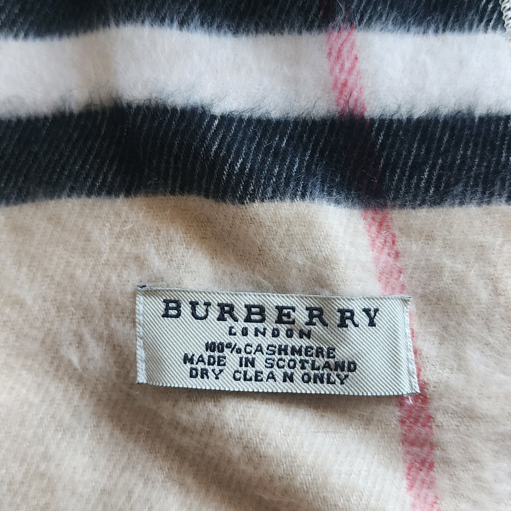 Burberry cashmere scarf
